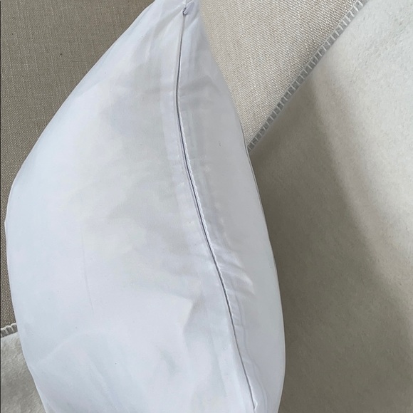 🌸FUN pillow to dress up any room GREAT gift - Picture 3 of 5